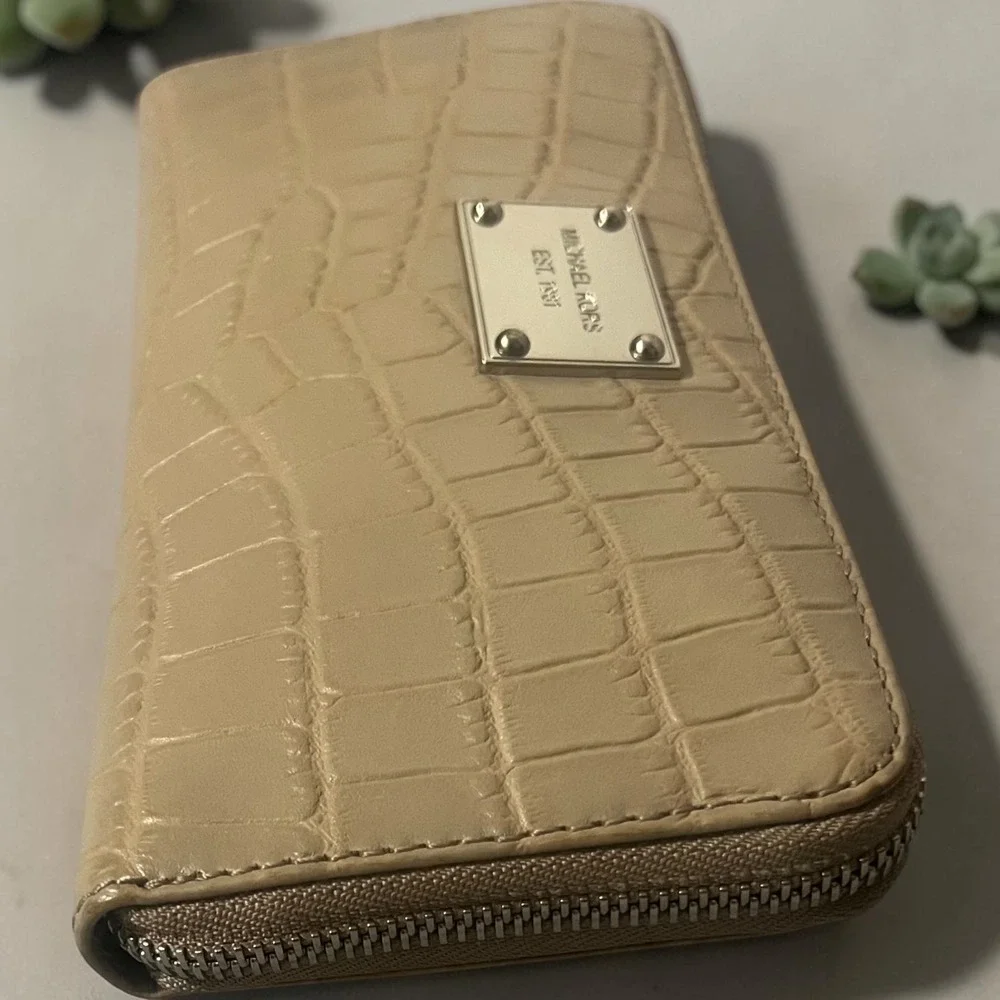 Michael Kors Wallet Womens OS Tan Croc Embossed Leather Zip Around Jet‎ Set